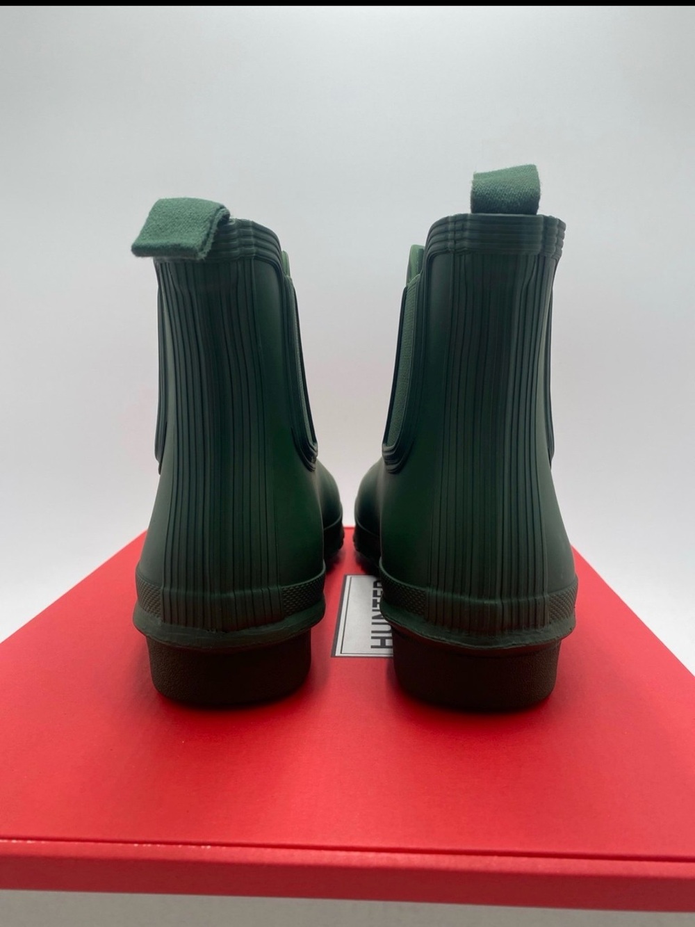 Hunter Women’s Chelsea Short Rain Boots in Forest Green - Picture 4 of 6